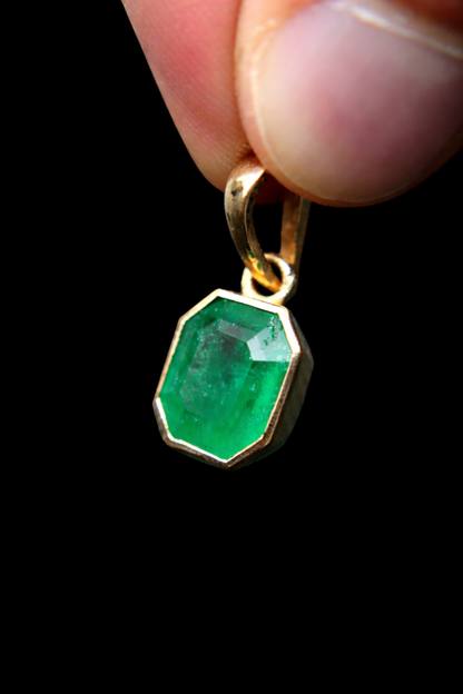 DIJE EMERALD